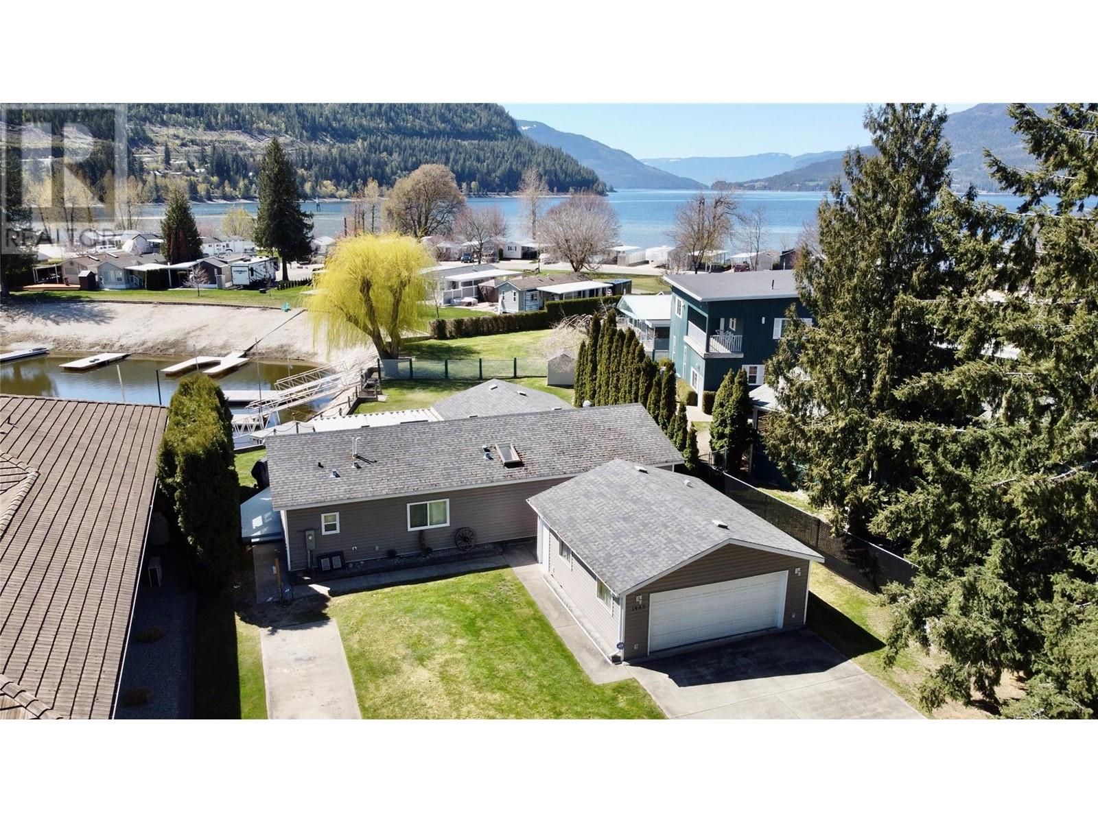New property listed in Sicamous